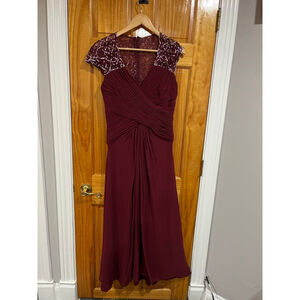 Tadashi Collection Burgundy Beaded Lace Chiffon Evening Gown Dress Size 8